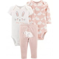 Conjunto de pañaleras y pantalon con el tema de conejo en color rosa. Para niña de la Talla: 12 meses.