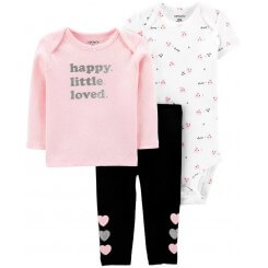 Pañalera de corazones con pantalon y playera a manga larga para niña. Marca: Carters. y envios a todo Mexico.